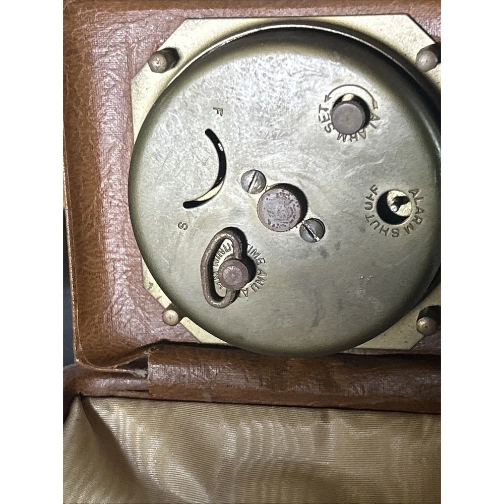 New Haven Travel Folding Wind Up Alarm Clock Vintage USA Display‎ Only